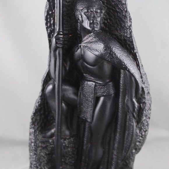 Vintage Coco Joe's Statue - King Kamehameha with Spear in Cave - Made with Lava - Picture 3 of 9